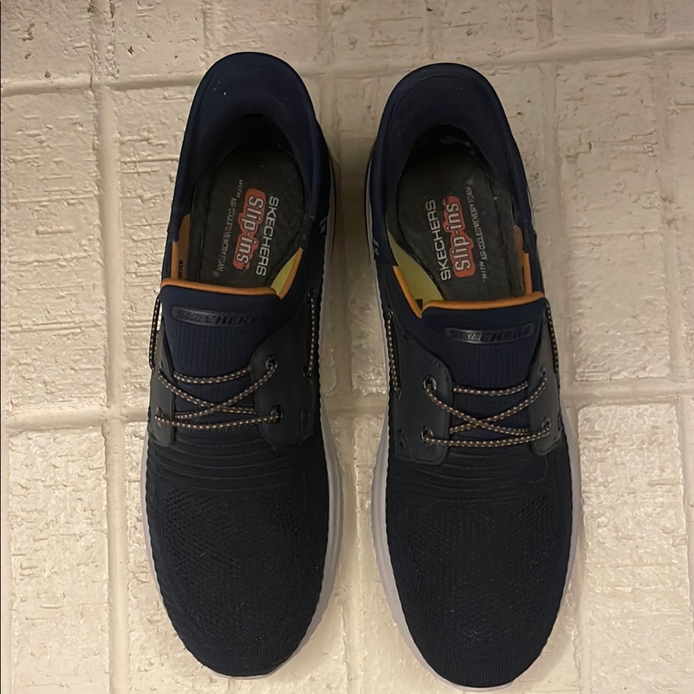 Skechers Blue Delson Slip-in sneakers